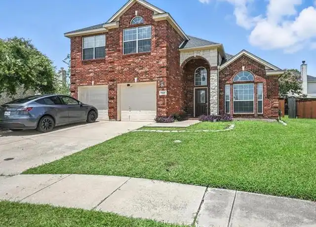 Property at 312 Larkspur Ct, Grand Prairie, TX, 75052, 5 beds, 3 baths, [object Object]