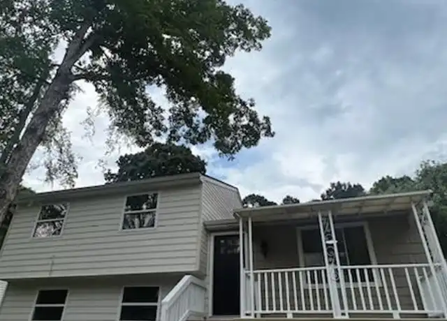 Property at 6716 Rocklake Dr, Charlotte, NC, 28214, 5 beds, 2.5 baths, [object Object]