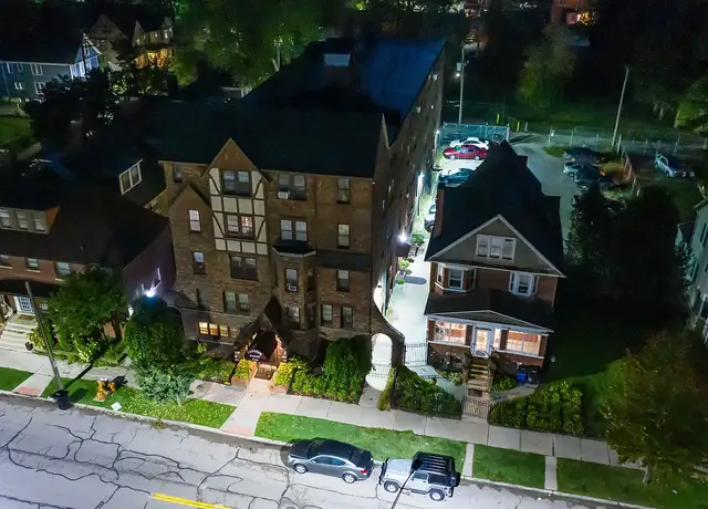 Photo of 1731 Van Dyke St, Detroit, MI 48214