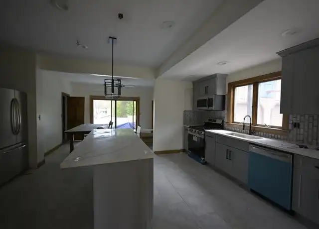 Property at 4 Watson Rd Unit 1, Quincy, MA, 02169, 5 beds, 2 baths, [object Object]