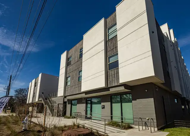 Property at 1806 Clubview Ave, Austin, TX, 78741, 2 beds, 1 bath, [object Object]