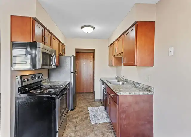Property at Town Terrace Apartments - 9904 Excelsior Blvd, Hopkins, MN, 55343, 1-2 bed, 1 bath, [object Object]