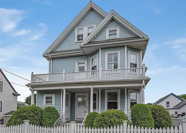 Property at 204 Franklin St Unit 2, Melrose, MA, 02176, 3 beds, 2 baths, [object Object]