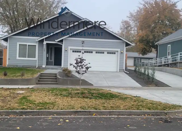 Property at 122 W Maple St, Walla Walla, WA, 99362, 4 beds, 2 baths, [object Object]