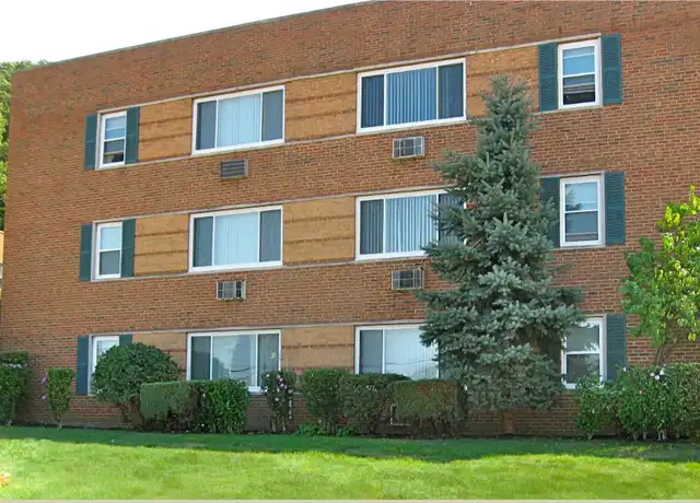 Property at 22350 Euclid Ave Unit CW 202, Euclid, OH, 44117, 2 beds, 1 bath, [object Object]