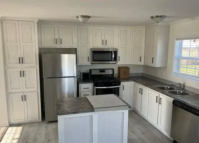 Property at Pikewood Manor - 1780 Lorain Blvd, Elyria, OH, 44035, 2-3 beds, 1-2 bath, [object Object]
