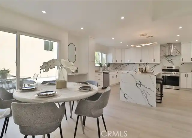 Property at 22131 Victory Blvd, Woodland Hills, CA, 91303, 3 beds, 3.5 baths, [object Object]
