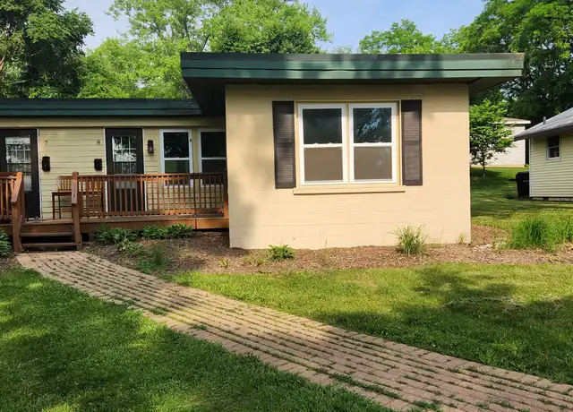 Property at 8 Quarry Ct, South Elgin, IL, 60177, 2 beds, 1 bath, [object Object]