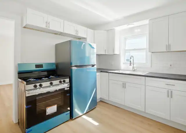Property at 429 W Bernhard Ave, Hazel Park, MI, 48030, 3 beds, 1 bath, [object Object]