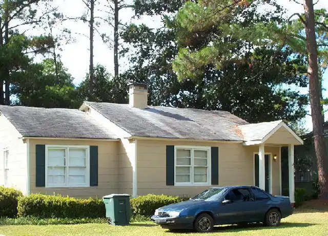 Property at 1712 Iola Dr, Valdosta, GA, 31602, 3 beds, 2 baths, [object Object]