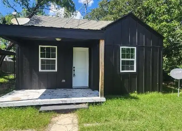 Property at 1908 Waco St, Gatesville, TX, 76528, 2 beds, 1 bath, [object Object]