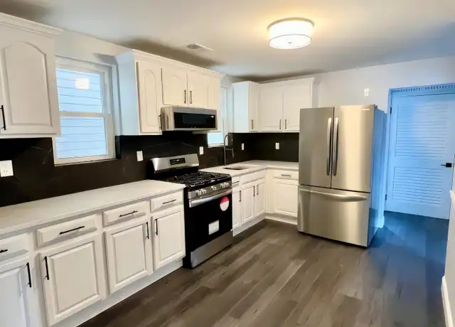 Property at 1 Gotthart St Unit 2, Newark, NJ, 07105, 2 beds, 1 bath, [object Object]