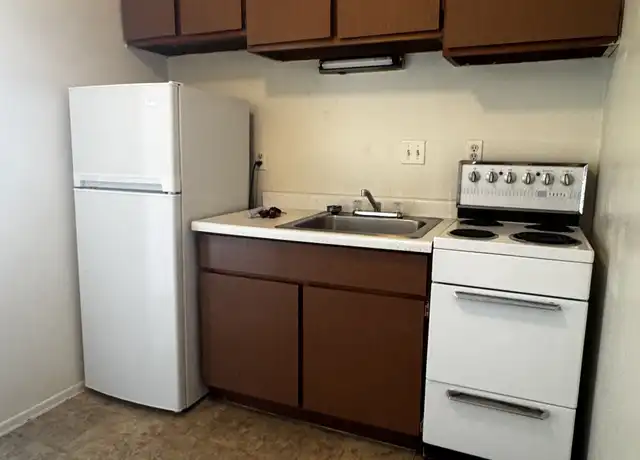 Property at 511 S Logan Ave Unit 5, Carbondale, IL, 62901, 0 beds, 1 bath, [object Object]