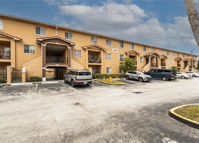 Property at 17405 NW 75th Pl #110, Hialeah, FL, 33015, 3 beds, 2 baths, [object Object]