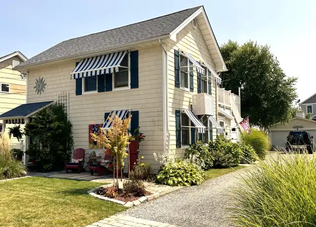 Property at 14 Cook St Unit UPSTAIRS, Monmouth Beach, NJ, 07750, 2 beds, 1 bath, [object Object]