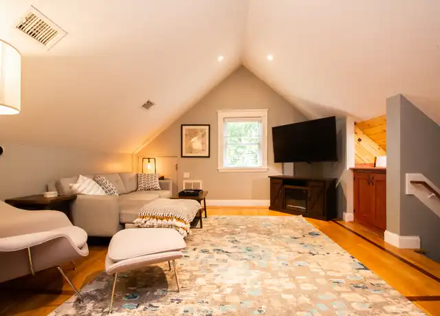 Property at 3 Savin Hill Ave Unit 3, Boston, MA, 02125, 1 bed, 1 bath, [object Object]