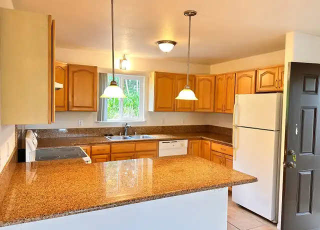 Property at 651 Ponahawai St Unit 102, Hilo, HI, 96720, 2 beds, 2 baths, [object Object]