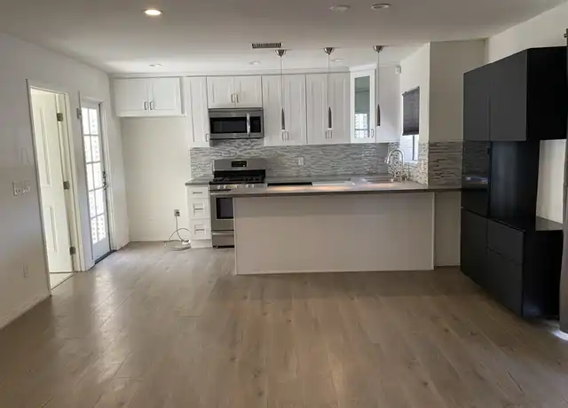Property at 1801 W Victory Blvd Unit 102, Burbank, CA, 91506, 2 beds, 1.5 baths, [object Object]