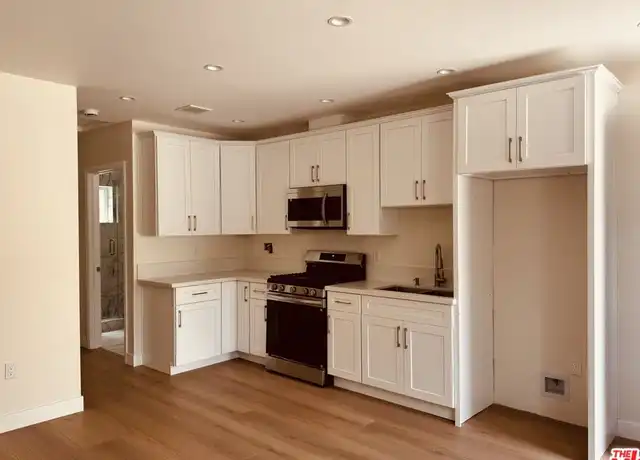 Property at 7841 Peachtree Ave, Panorama City, CA, 91402, 1 bed, 1 bath, [object Object]