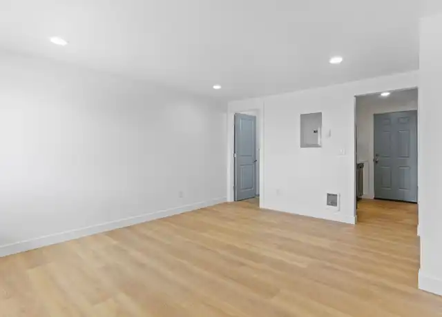 Property at 1407 W Marina Dr Unit 1, Moses Lake, WA, 98837, 0 beds, 1 bath, [object Object]