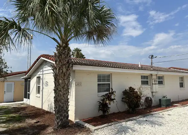 Property at 1211 W Pierce St, Lake Alfred, FL, 33850, 1 bed, 1 bath, [object Object]