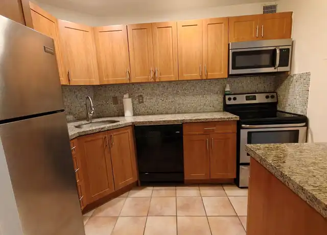 Property at 3129 Oakland Shores Dr Unit 211A, Oakland Park, FL, 33309, 1 bed, 1 bath, [object Object]