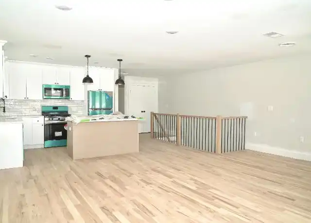 Property at 717 N 8th St, Newark, NJ, 07107, 3 beds, 2 baths, [object Object]