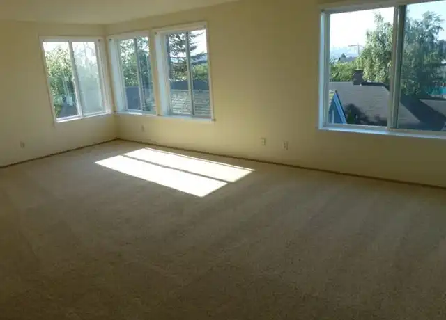Property at 02) 4459 Fremont - 4459 Fremont Ave N, Seattle, WA, 98103, 2 beds, 1 bath, [object Object]