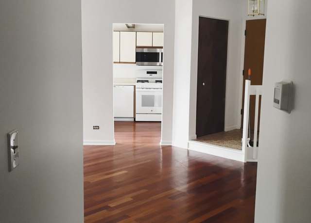Photo of 1221 Ballantrae Pl Unit C, Mundelein, IL 60060