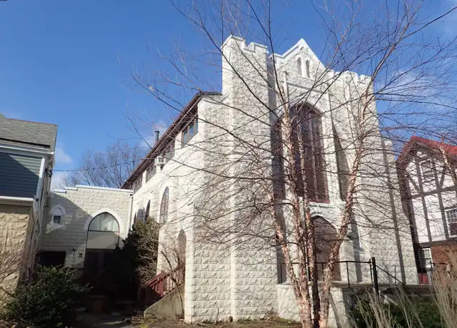 Property at 916 Liberty St Apt 5, Erie, PA, 16502, 3 beds, 2.5 baths, [object Object]