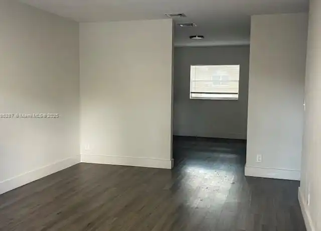 Property at 450 SW 2nd St #3, Pompano Beach, FL, 33060, 2 beds, 1 bath, [object Object]