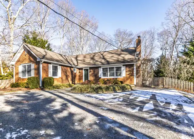 Property at 117 Woodbine Dr, East Hampton, NY, 11937, 3 beds, 2 baths, [object Object]