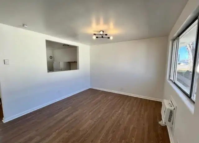 Property at 617 40th Ave N, Nashville, TN, 37209, 2 beds, 1 bath, [object Object]