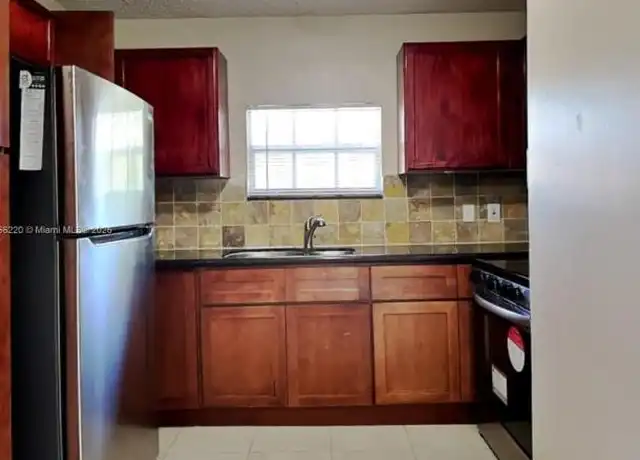 Property at 2431 SW 87th Ter, Miramar, FL, 33025, 3 beds, 2 baths, [object Object]