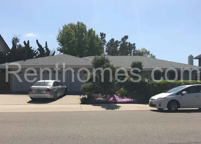 Property at 8720 Nottingham Pl, La Jolla, CA, 92037, 4 beds, 2 baths, [object Object]