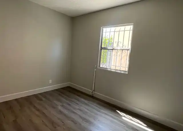 Property at 1338 57th St Unit 07, Los Angeles, CA, 90037, 2 beds, 1 bath, [object Object]