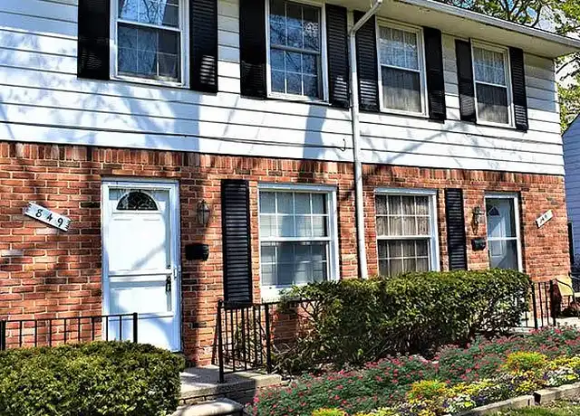 Property at R.O.C. Apartments - 155 Amelia St, Royal Oak, MI, 48073, 1-2 bed, 1 bath, [object Object]
