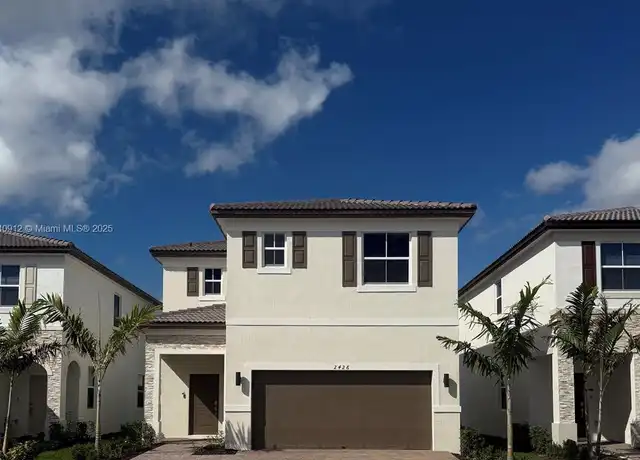 Property at 2426 SE 26 Ln, Homestead, FL, 33035, 3 beds, 2.5 baths, [object Object]