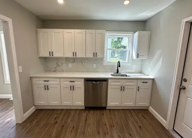 Property at 197 Shaw St Unit 197, New London, CT, 06320, 3 beds, 1 bath, [object Object]