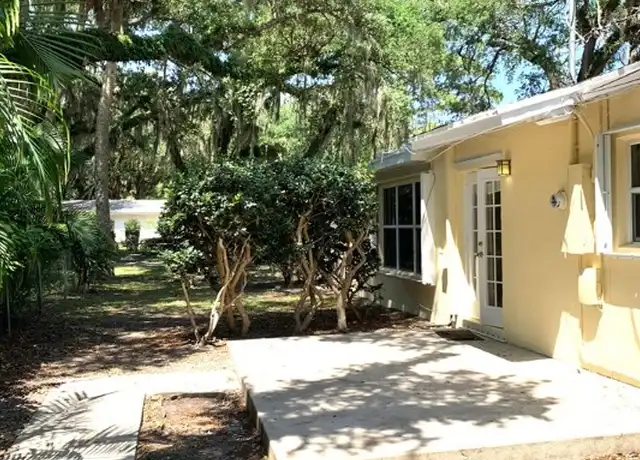 Property at 2816 10th Ave, Vero Beach, FL, 32960, 2 beds, 2 baths, [object Object]