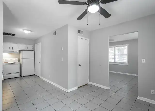Property at 2908 Williamsburg Ln Unit 2914, Red Bank, TN, 37415, 2 beds, 1.5 baths, [object Object]