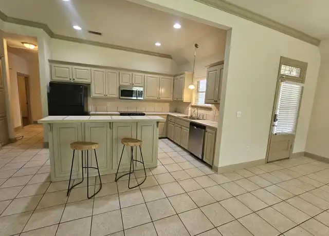 Property at 3430 Northlake Ave, Baton Rouge, LA, 70810, 4 beds, 2 baths, [object Object]