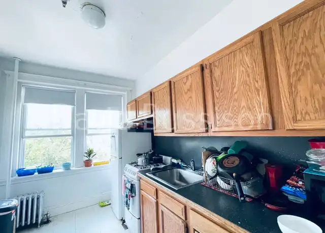 Property at 1687 Commonwealth Ave Unit 21, Brighton, MA, 02135, 3 beds, 1 bath, [object Object]