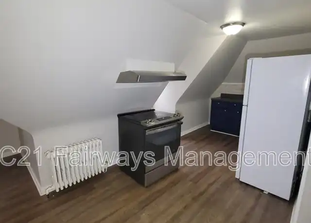 Property at 208 Thompson St Unit 3, Latrobe, PA, 15650, 2 beds, 1 bath, [object Object]