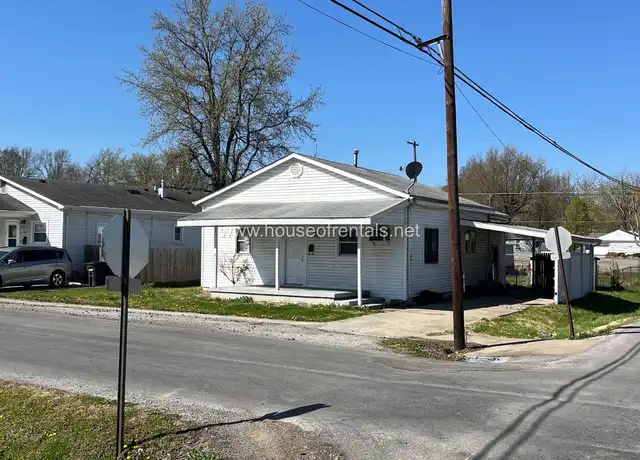 Property at 1001 S 16th St, Herrin, IL, 62948, 2 beds, 1 bath, [object Object]