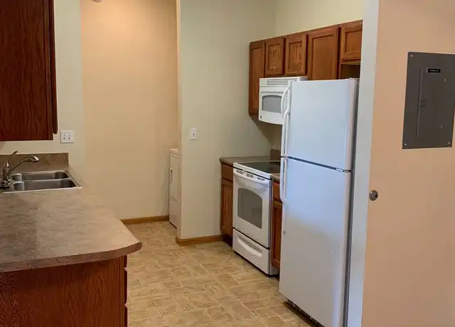Property at 1142 17th St N Unit 201, Fargo, ND, 58102, 2 beds, 2 baths, [object Object]