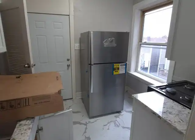 Property at 5735 W Washington Blvd Unit 5725-3, Chicago, IL, 60644, 2 beds, 1 bath, [object Object]