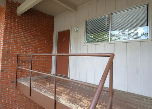 Property at 207 E Moore St Unit L, Valdosta, GA, 31602, 1 bed, 1 bath, [object Object]