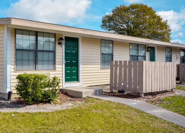 Property at Palm Harbor Villas Apartments - 820 N Wickham Rd, Melbourne, FL, 32935, 1-2 bed, 1 bath, [object Object]
