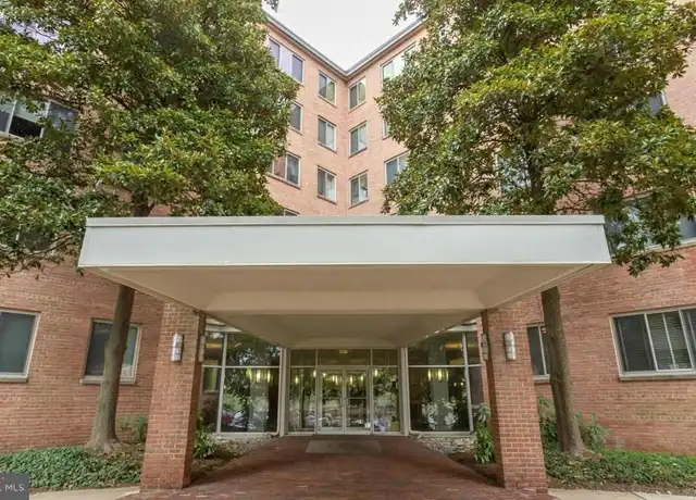 Property at 3000 Spout Run Pkwy Unit B604, Arlington, VA, 22201, 1 bed, 1 bath, [object Object]